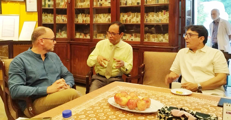 কুমুদিনী কমপ্লেক্স পরিদর্শনে যুক্তরাষ্ট্রের রাষ্ট্রদূত