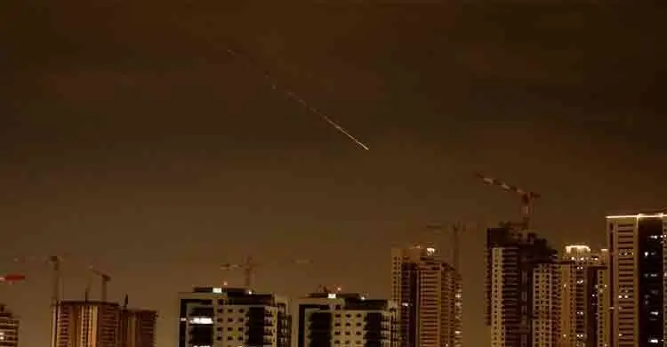 বাড়ছে ইরানি হামলার তীব্রতা, অবিলম্বে নাগরিকদের ইসরায়েল ছাড়তে বললো চীন