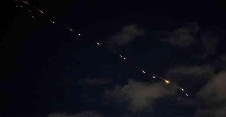 ‘শক্তি কমেছে’, তবুও যে কৌশলে হামলা চালিয়ে যাচ্ছে ইরান?