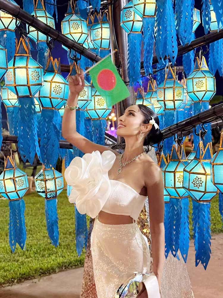 চিলির সুন্দরীকে পেছনে ফেলে ২ নম্বরে বাংলাদেশের মিথিলা