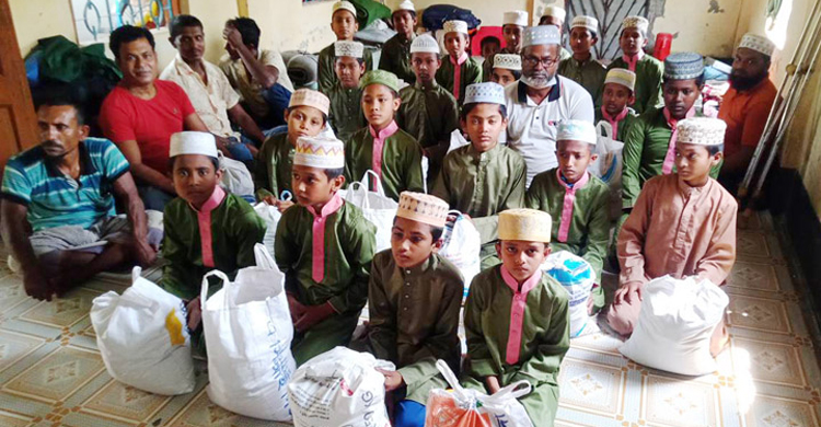 ৫০ পয়সা কেজিতে খাদ্যদ্রব্য বিক্রি করছেন উদ্ভাবক মিজানুর