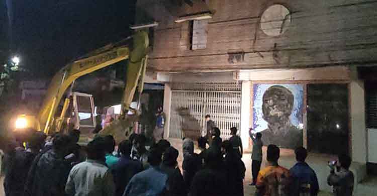 চুয়াডাঙ্গায় আওয়ামী লীগের কার্যালয় ভাঙচুর