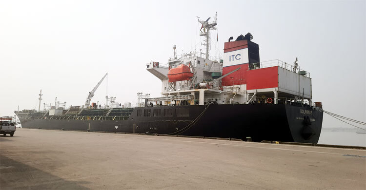 পাকিস্তান থেকে এলো ৫ হাজার টন চিটাগুড়