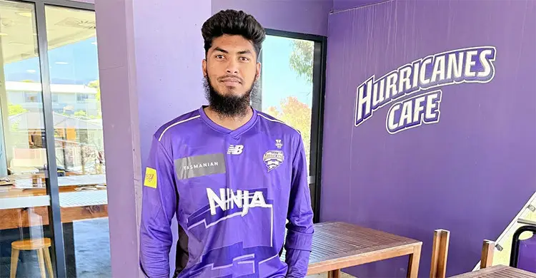 বিগ ব্যাশে রিশাদের জোড়া উইকেট, তবু হারলো দল