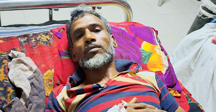 কৃষকের বিশেষ অঙ্গে প্রতিপক্ষের আঘাত, লাগলো ১৪ সেলাই