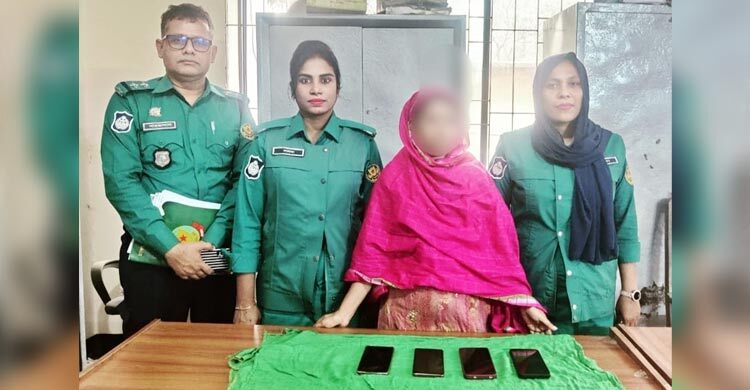 মোবাইল চোর চক্রের নারী সদস্য গ্রেফতার