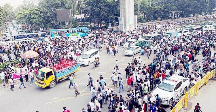 এনইআইআর নিয়ে আলোচনার দাবিসহ কঠোর হুঁশিয়ারি মোবাইল ব্যবসায়ীদের
