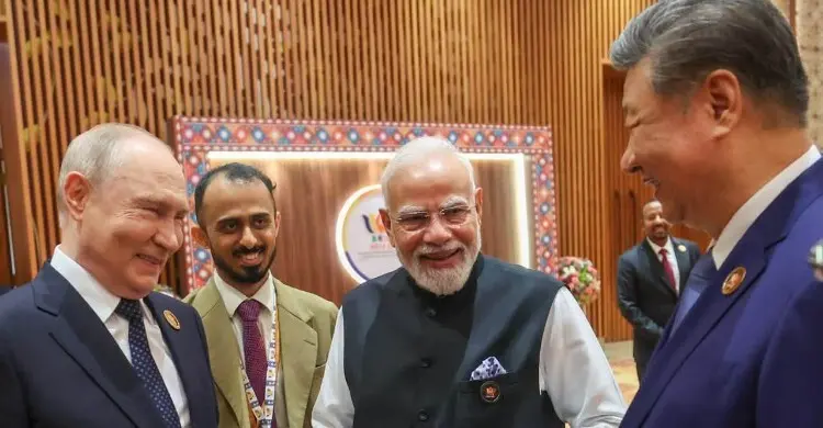 রাশিয়া-চীন জোট আরও শক্তিশালী, ‘দুর্বল’ যুক্তরাষ্ট্র কী করবে?