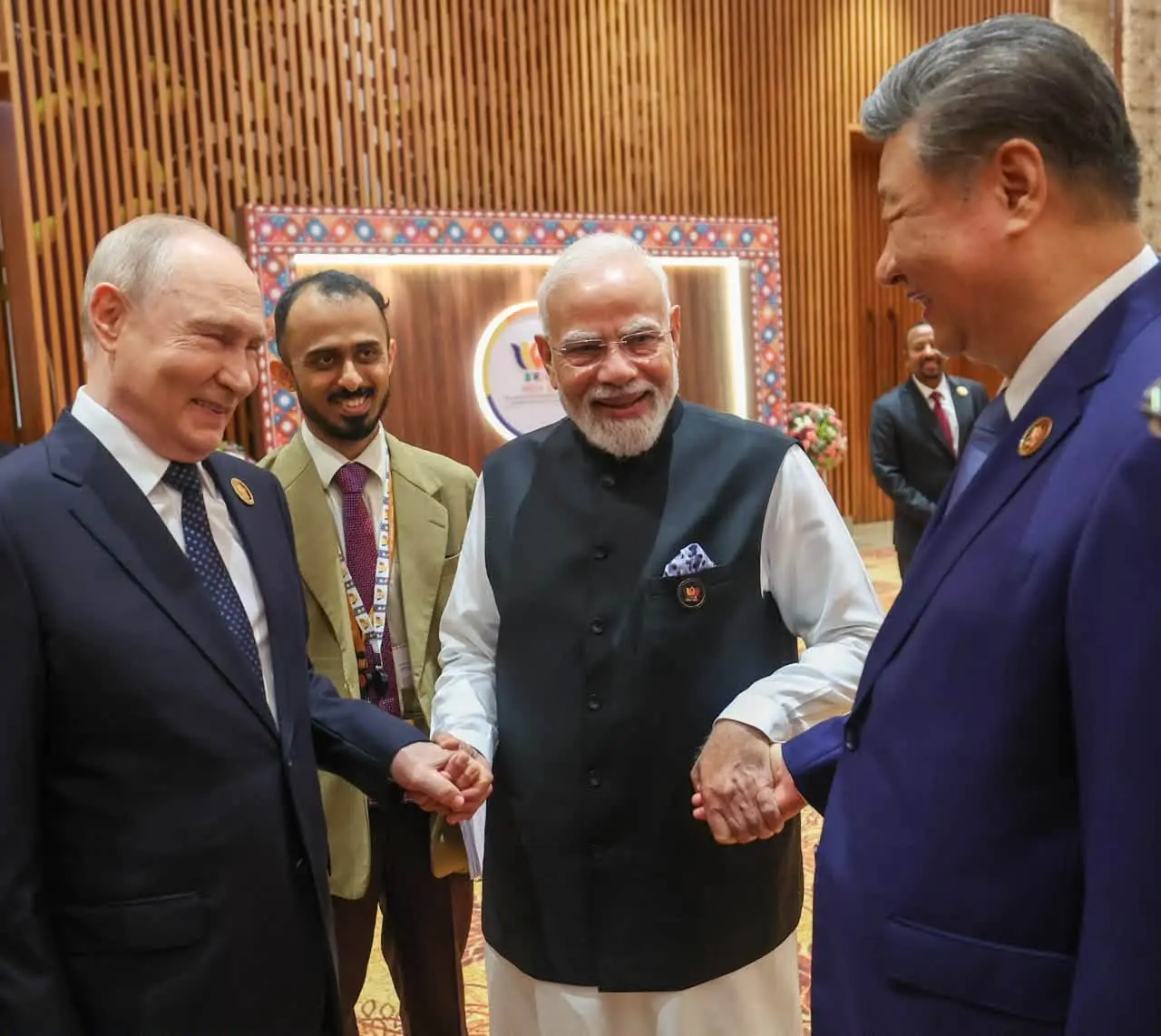 ব্রিকস সম্মেলনে মোদী, জিনপিং ও পুতিন/ ছবি: ফেসবুক@মোদী