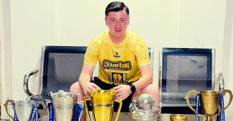 মোহামেডান ছাড়লেন দলটির প্রাণভোমরা উজবেক ফুটবলার মুজাফফরভ