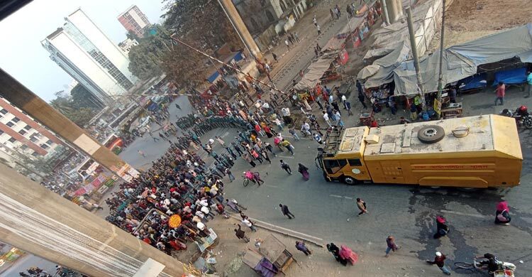 BGB deploys 4 platoons after Titumir students block railway