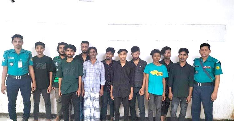 মোহাম্মদপুরে পুলিশের সাঁড়াশি অভিযানে গ্রেফতার ১২