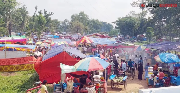 শাবল-কোদালের কোপে ক্ষতিগ্রস্ত প্রাচীন পোড়া ইটের চিহ্ন