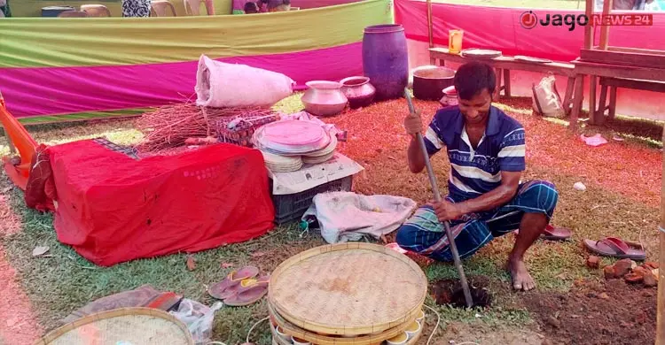 শাবল-কোদালের কোপে ক্ষতিগ্রস্ত প্রাচীন পোড়া ইটের চিহ্ন