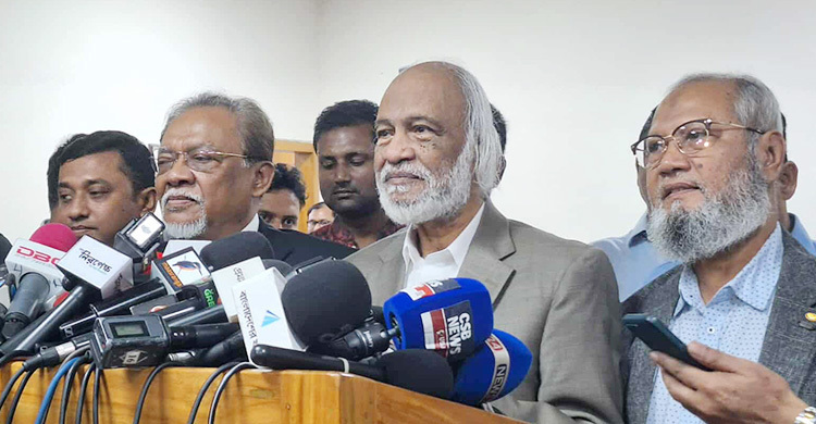 সীমান্তপথে অস্ত্র-কালো টাকার অনুপ্রবেশ বন্ধ করতে হবে