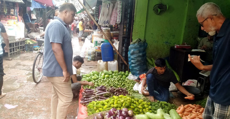 সবজিতে ৩০ টাকা পর্যন্ত বেড়েছে, কমেছে মাছের দাম