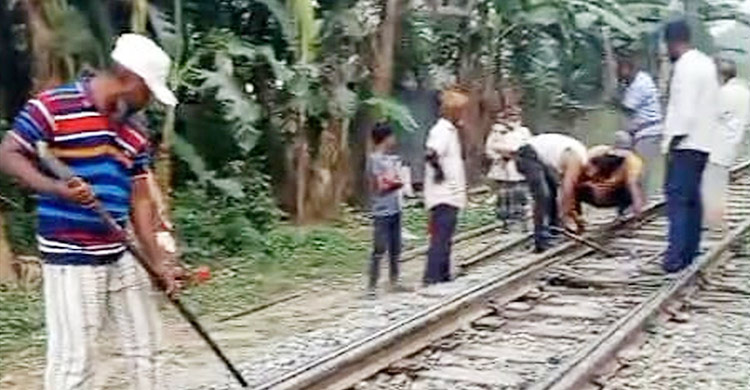 দুই ঘণ্টা পর ঢাকা-ময়মনসিংহে ট্রেন চলাচল স্বাভাবিক