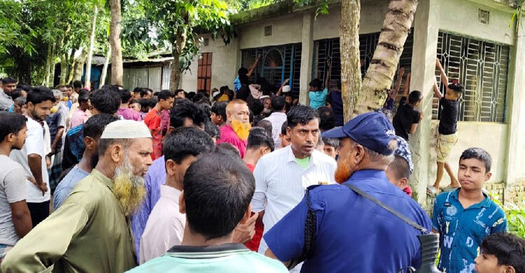 বসতঘরে পড়ে ছিল যুবকের গলাকাটা মরদেহ