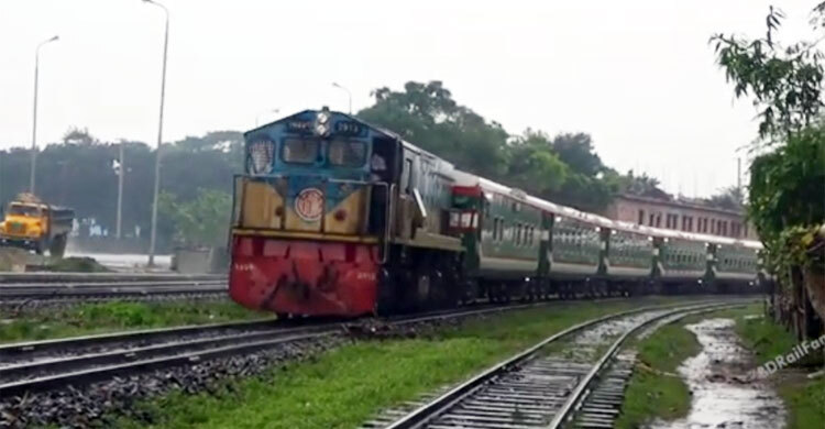 আড়াই ঘণ্টা পর ঢাকা-ময়মনসিংহে ট্রেন চলাচল শুরু