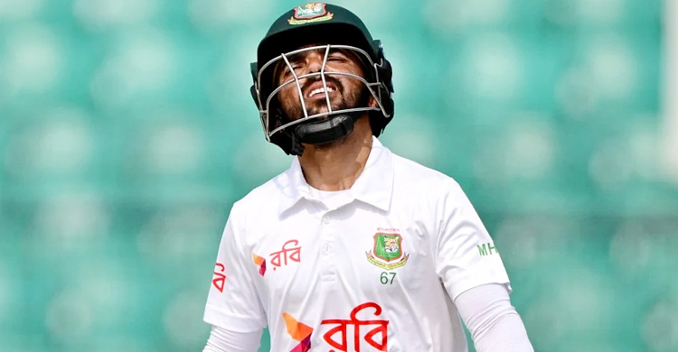 সেট হওয়ার পর ক্যাচ দিয়ে ফিরলেন মুমিনুল