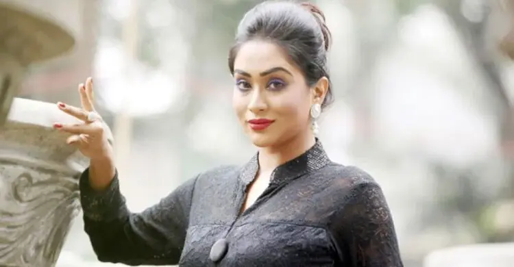 অ্যাওয়ার্ডের আক্ষেপ থাকলেও উজ্জীবিত মম