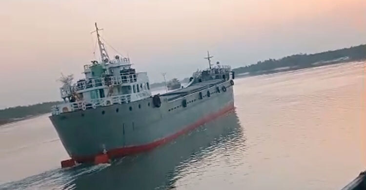 সুন্দরবনের অভ্যন্তরে ভারতগামী কার্গো জাহাজে ডাকাতির অভিযোগ