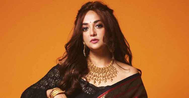 আড়ালে থাকার কারণ জানালেন মোনালি ঠাকুর