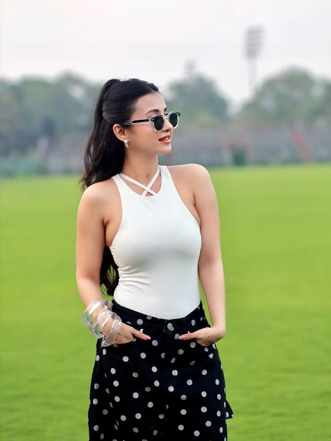 জেন-জি ভাইবে উষ্ণতা ছড়াচ্ছেন মনামী