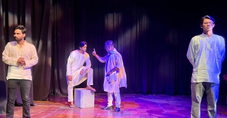 মঞ্চে আসছে ‌‘অগ্নি দর্পণ’