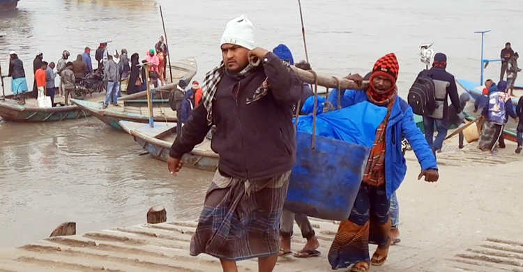 হাড় কাঁপানো শীতে বিপর্যস্ত উপকূলবাসী