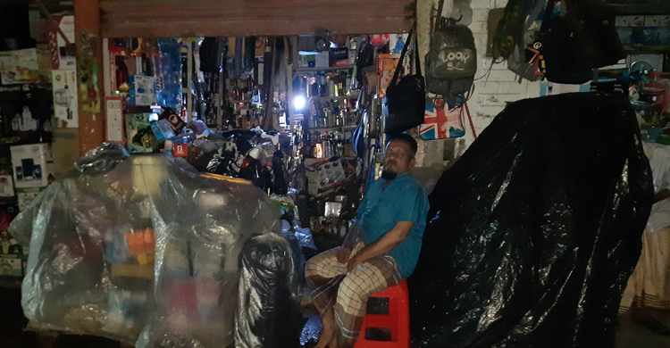 মোংলায় কালবৈশাখী, অন্ধকারে বন্দর-পৌর শহর