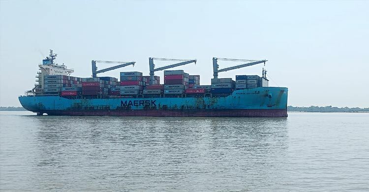 এক মাসে মোংলায় ভিড়েছে কনটেইনারবাহী ৮ জাহাজ