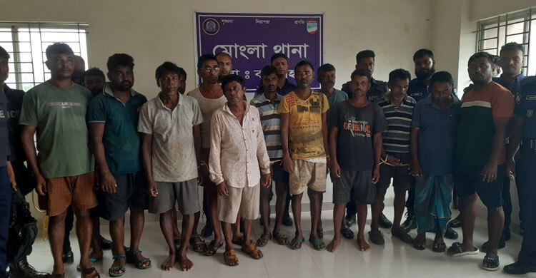 বাংলাদেশি জলসীমায় আটক ১৪ ভারতীয় জেলে কারাগারে