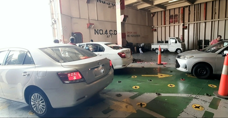 ৪৯৭ গাড়ি নিয়ে মোংলা বন্দরে ভিড়েছে বিদেশি জাহাজ