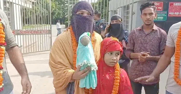 কারাগারেই জন্ম-বেড়ে ওঠা, ৭ বছর পর মুক্ত বাতাসে শিশু মোবাশ্বেরা