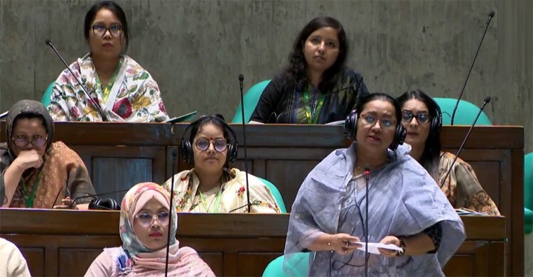খেলার মাঠে মাদক কারবার ও বখাটের আড্ডা বন্ধে হস্তক্ষেপ চান নি