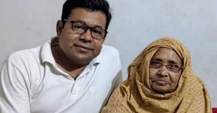 মনির খানের মা আইসিইউতে, সবার কাছে চাইলেন দোয়া