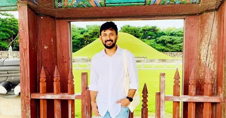 দক্ষিণ কোরিয়ায় থেকে ফিরে শুটিংয়ে মনোজ প্রামাণিক