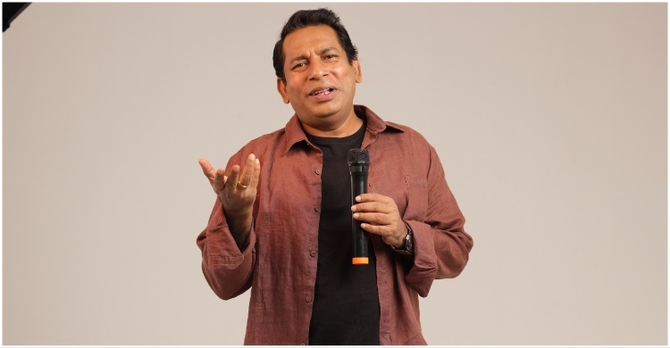 মোশাররফ করিম এবার স্ট্যান্ডআপ কমেডিয়ান