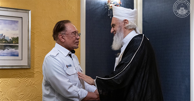 মসজিদ আল-আকসার ইমামের সঙ্গে আনোয়ার ইব্রাহিমের সাক্ষাৎ