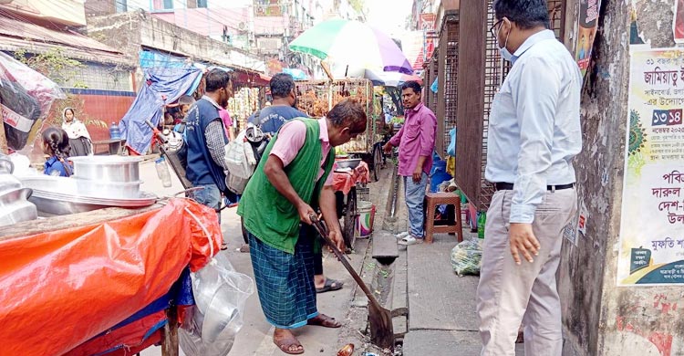 ঢাকা দক্ষিণে মশার ওষুধ প্রয়োগে নগরবাসীকে নিয়ে তদারকি দল হচ্ছে