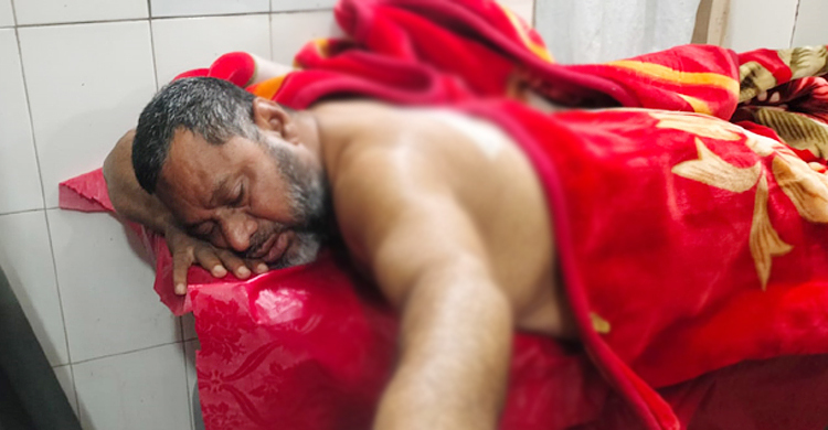 নওগাঁয় স্বতন্ত্র প্রার্থীর নির্বাচনী সমন্বয়ককে কুপিয়ে জখম