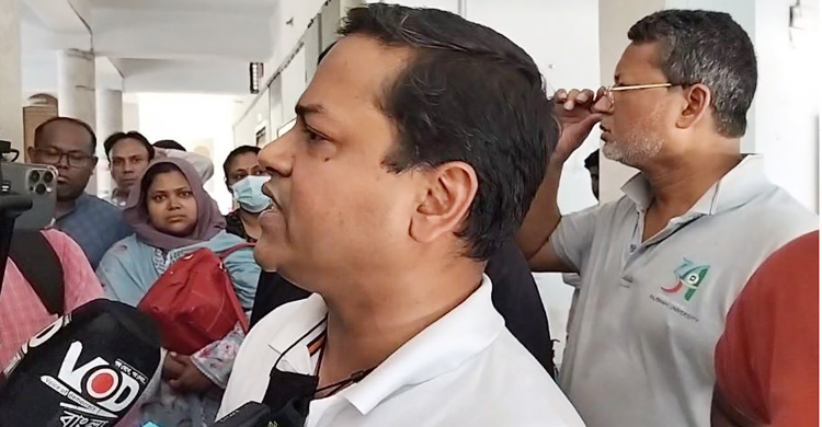 ২০ মিনিট পর এসএসসির প্রশ্নপত্র দেওয়ার অভিযোগ, হট্টগোল