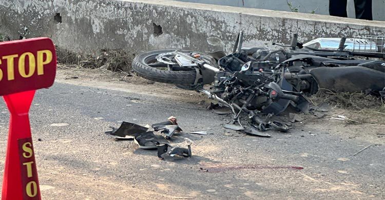 সাতকানিয়ায় বাসচাপায় ২ মোটরসাইকেল আরোহী নিহত