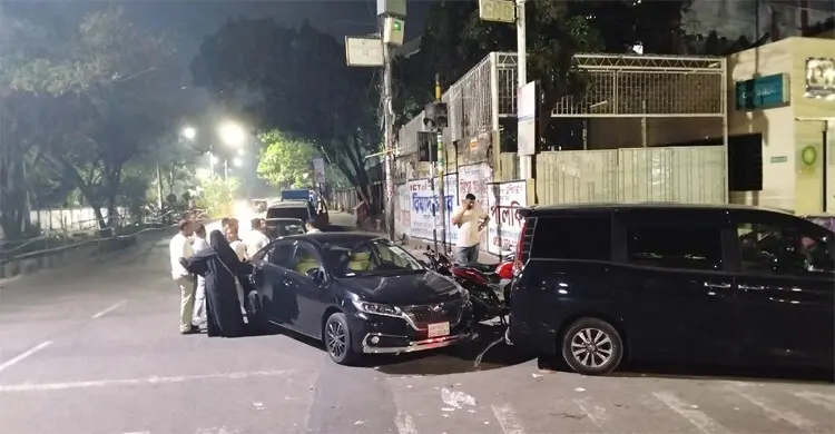 রাতে সিরিয়াল দিয়ে বললেন, তেল নিতেই যদি দুপুর হয় ইনকাম করবো কখন