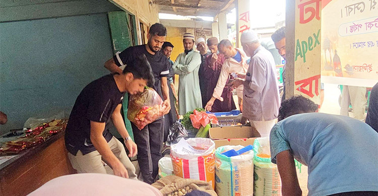 কমলগঞ্জে রমজানে আট বন্ধুর বিনা লাভের বাজার