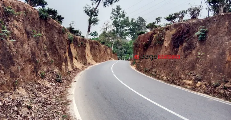 বাণিজ্যের পথে বিপজ্জনক বাঁক, ঝুঁকির ওপর খাঁড়ার ঘা যানজট