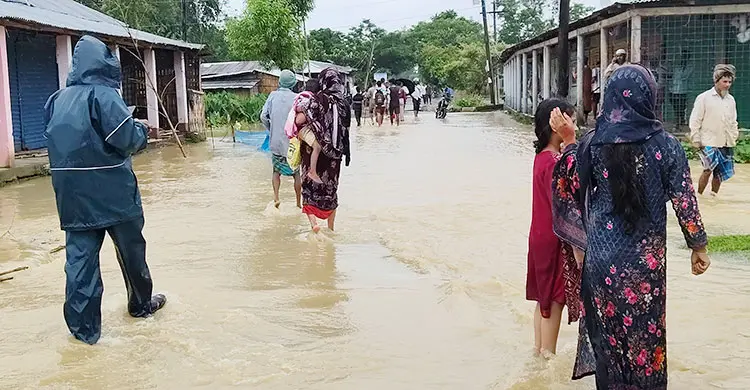 মৌলভীবাজারে ধলাই নদীতে ভাঙন, পানিবন্দি ১০ হাজার মানুষ