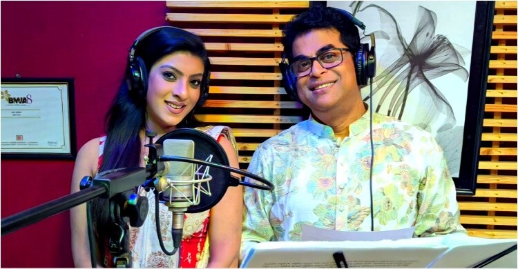 জন্মদিনে মৌকে তার বাবার গান উপহার দিলেন বিপ্লব সাহা