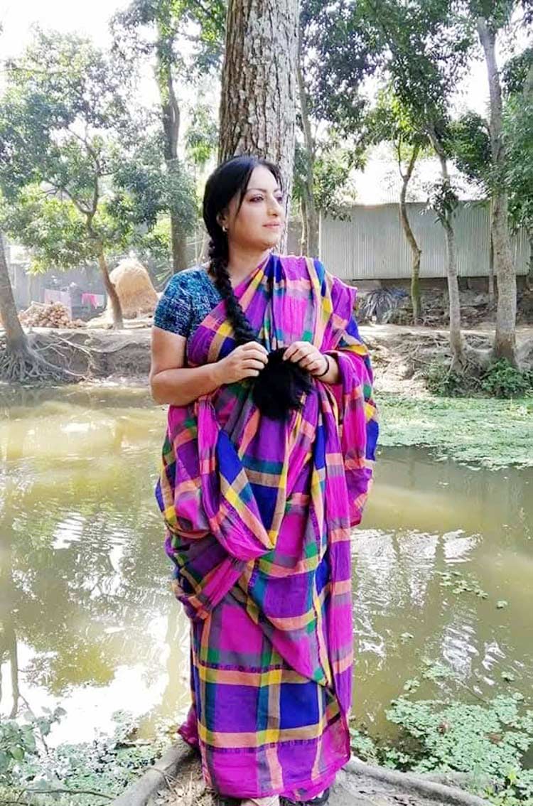 অষ্টম শ্রেণিতে বিয়ে করা শিখা আজও সংগ্রাম করছেন